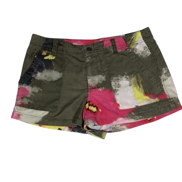 PAM & GELA Soft Army Green Floral Watercolor Shorts Women's Size 4 - Picture 3 of 16